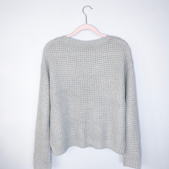 Jennifer Lopez Shimmering Silver Sweater - Picture 5 of 6